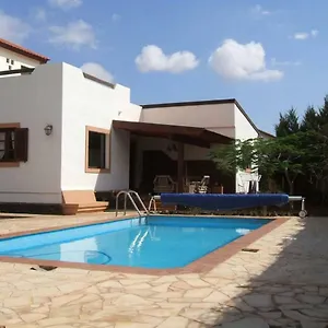 https://la-oliva-inn.in-canary-islands.com